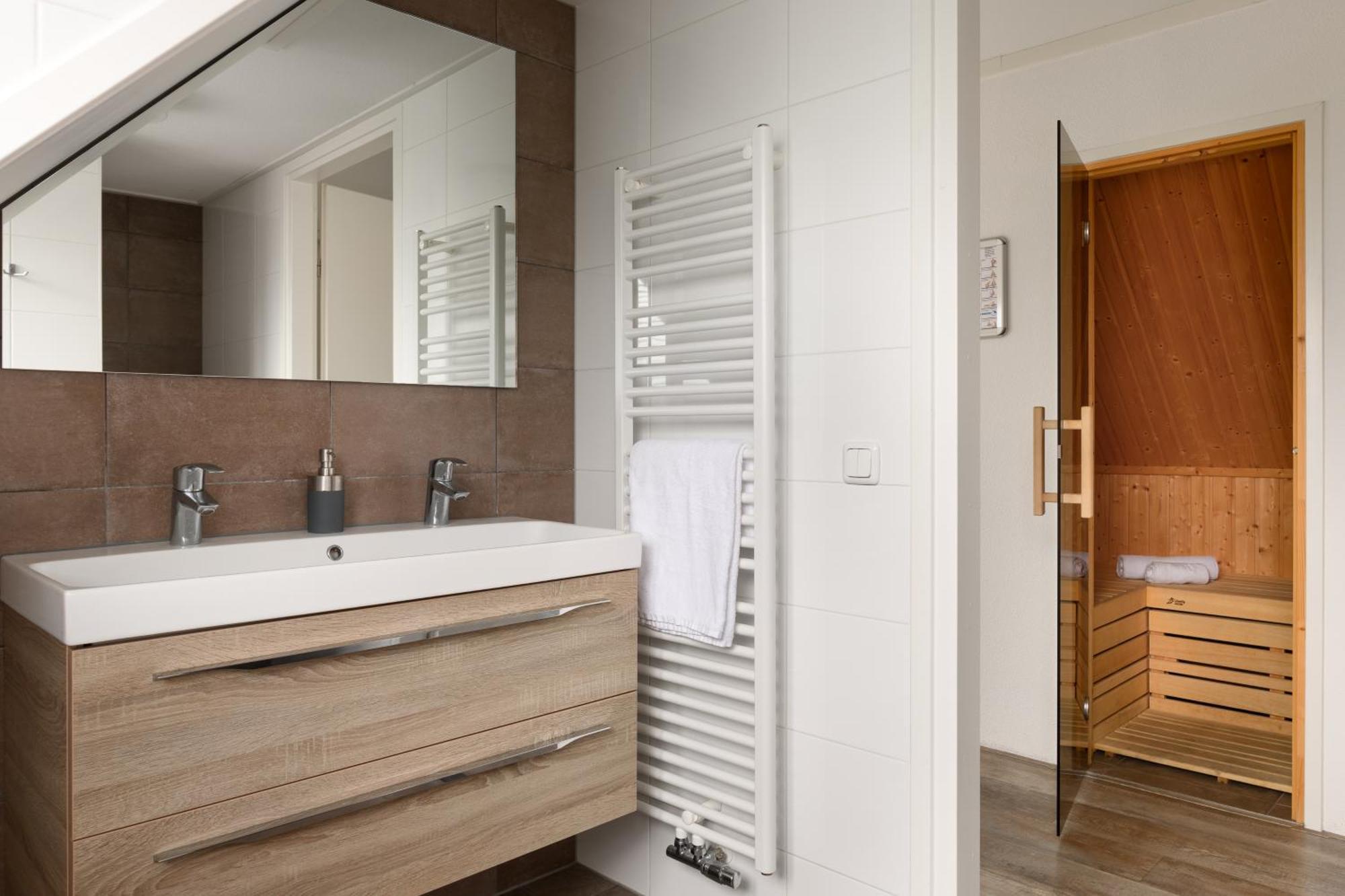 Dormio Waterpark Langelille Hotell Rum bild